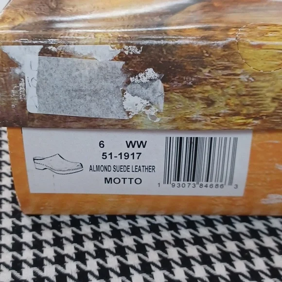 Bella Vita Motto Almond Suede Leather Clogs 6WW - NIB - Picture 10 of 10